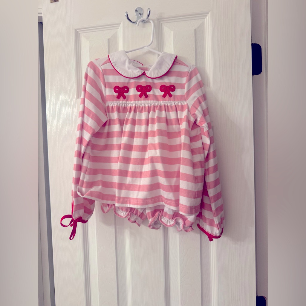 Size 6. Bow Short Set.